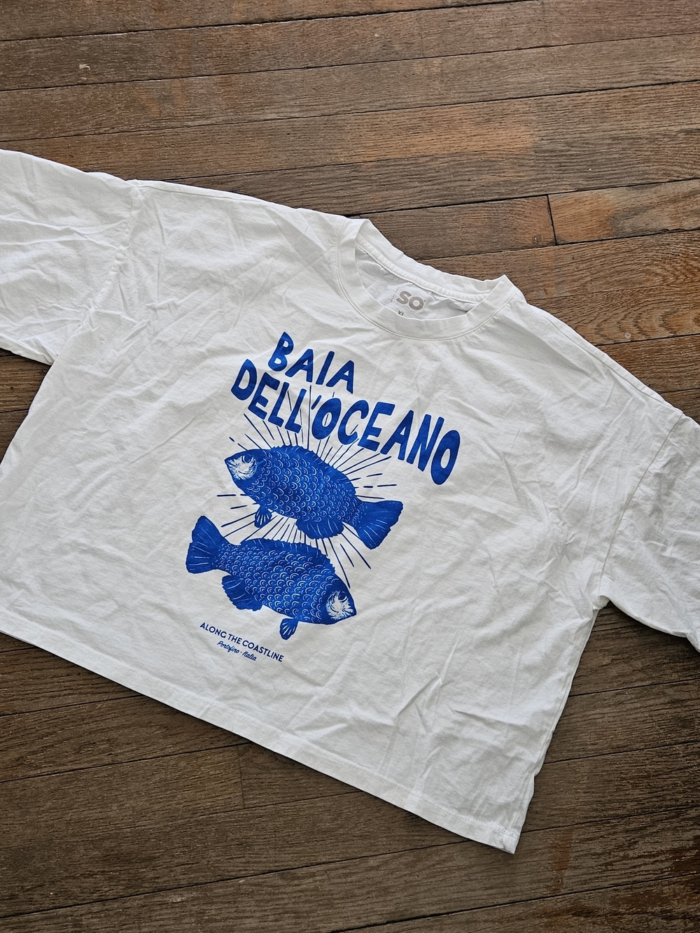SO Baia Dell'Oceano White T-Shirt with Blue Fish Graphic